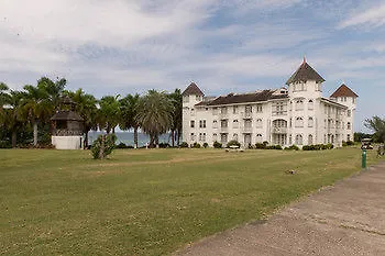 Crystal Beach Apartment At Seacastles Montego Bay Jamajka